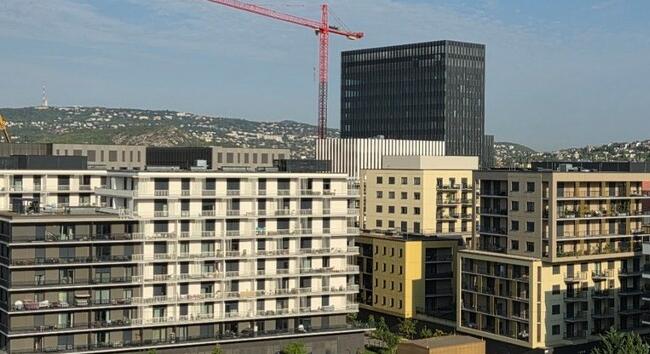Lassult a lakbérek emelkedése 2025 augusztusában