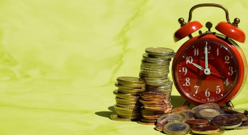 Segélyt kapott nyugdíj előtt? Így befolyásolja a végső összeget