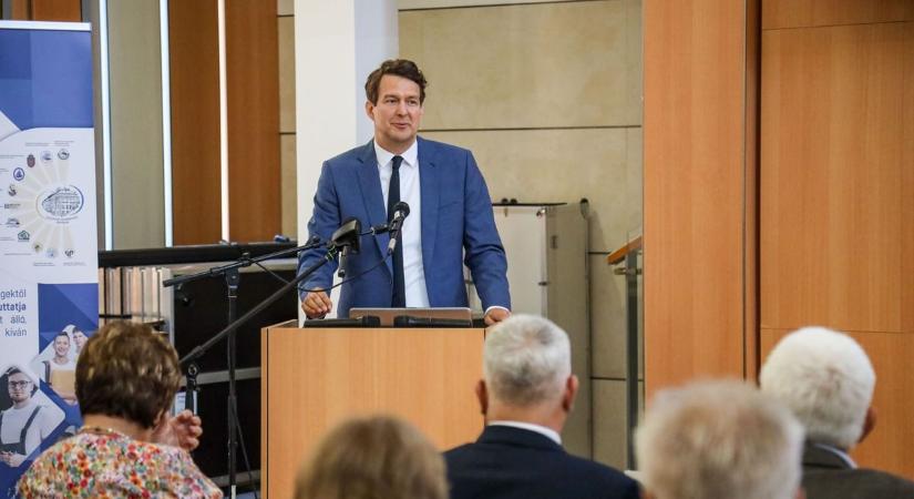 Új esély Szolnokon: program, ami megváltoztathatja a hátrányos helyzetű fiatalok jövőjét