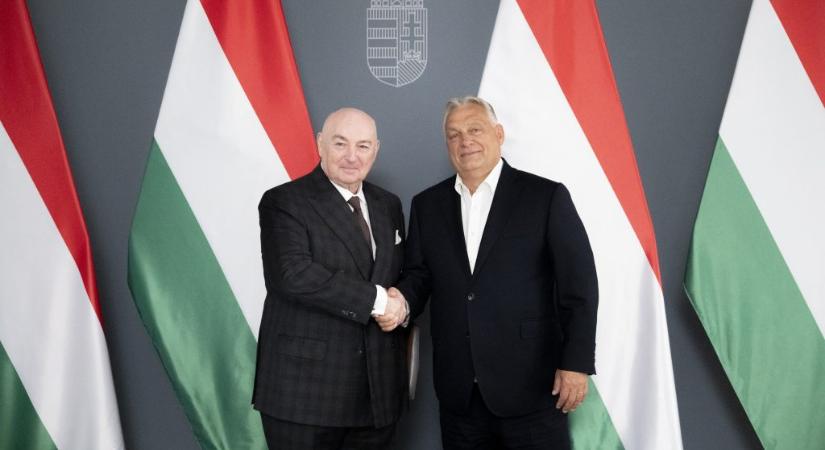 Orbán Viktor egy Putyin-közeli orosz oligarchát fogadott a karmelitában