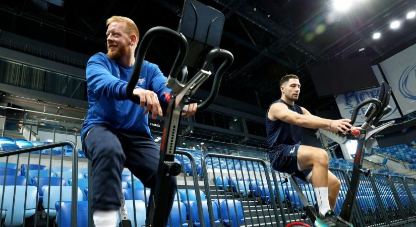Egyik irányítójára nem számíthat Michael Apelgren a BL-nyitófordulóban – íme a meccskeretek
