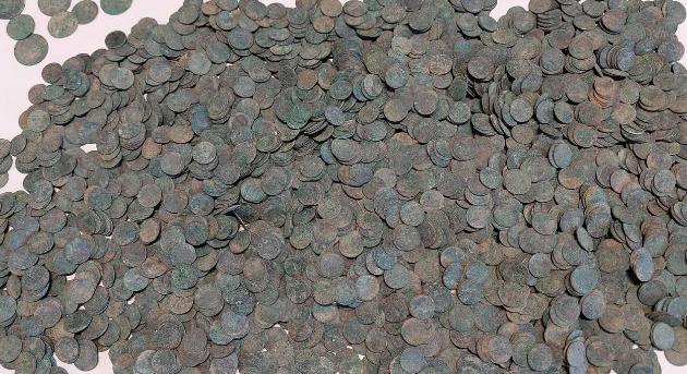Gigászi pénzérme-lelet: 5000 darab régi érmét találtak