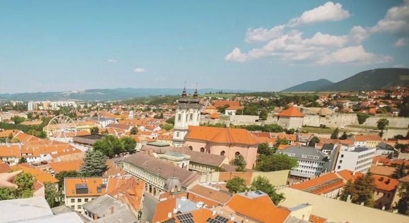 Valamit otthagytak az egri ovinál, anyuka találta meg – egy életre megjegyzi, ami a csomagból visszanézett rá
