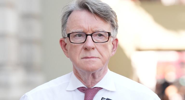 Felmentették a washingtoni brit nagykövetet, miután kiderült, szoros kapcsolatai voltak Jeffrey Epsteinnel