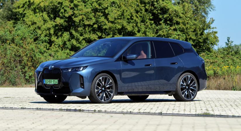 Ezzel a BMW-vel jobb utazni, mint vezetni