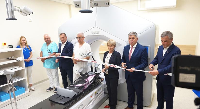 Egyedülálló műszerrel gyógyítják a rákot a komáromi kórházban (GALÉRIA  VIDEÓ)