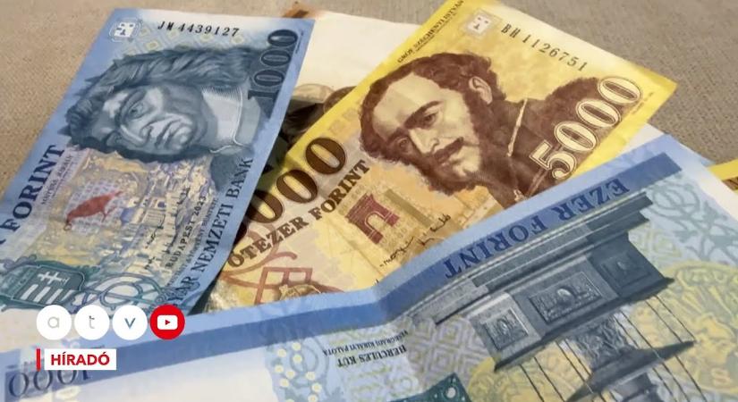 Több pénz marad a családoknál, novemberben jöhet az első emelt fizetés