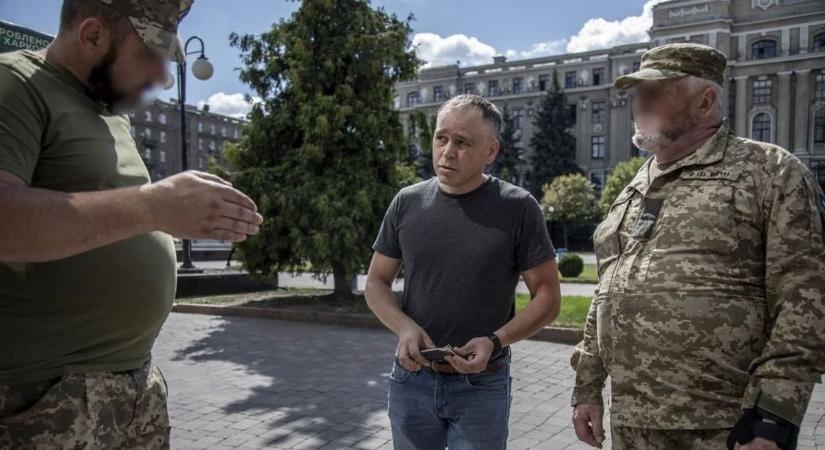 Ukrán kényszersorozás: tovább folytatódik a kerékpárosok „vadászata” Lvivben (VIDEÓ)