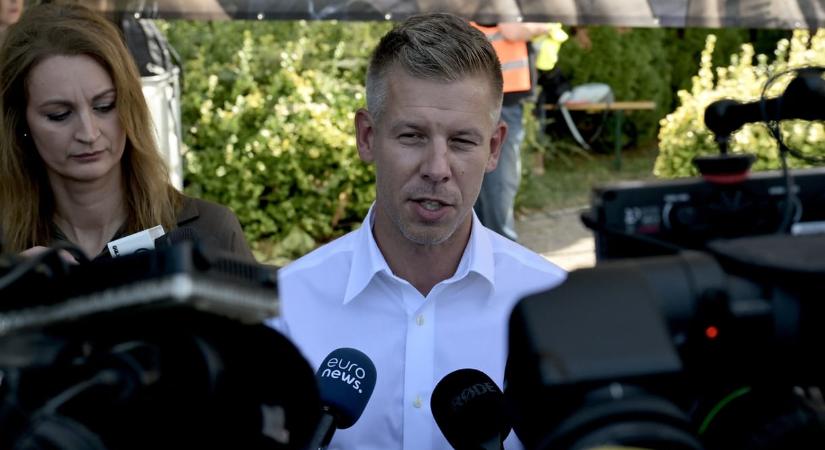 A Facebookon üzenget egymásnak a Szuverenitásvédelmi Hivatal és Magyar Péter
