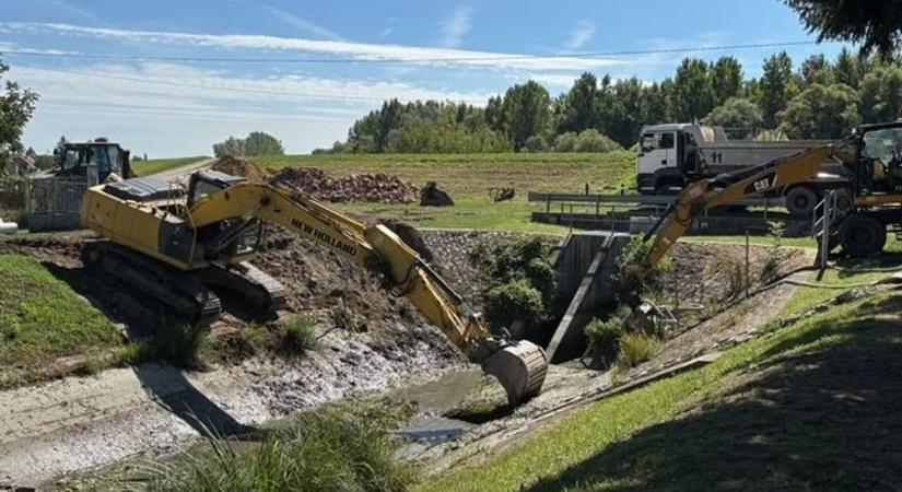 Nem üzemel a hallépcső Győrzámolynál
