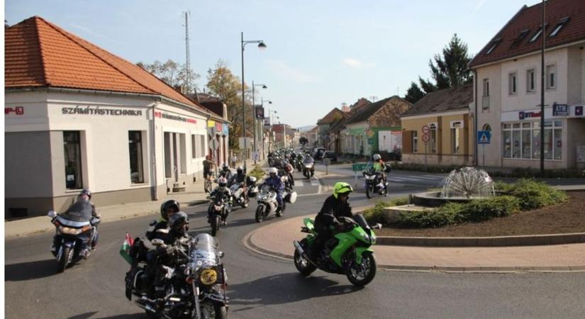 Motorosfelvonulás miatt lesznek lezárások ÖT településen - itt a lista