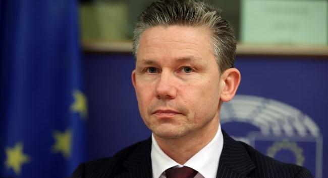 Ukrajna 836 millió dollár értékű katonai segélycsomagot kap Svédországtól