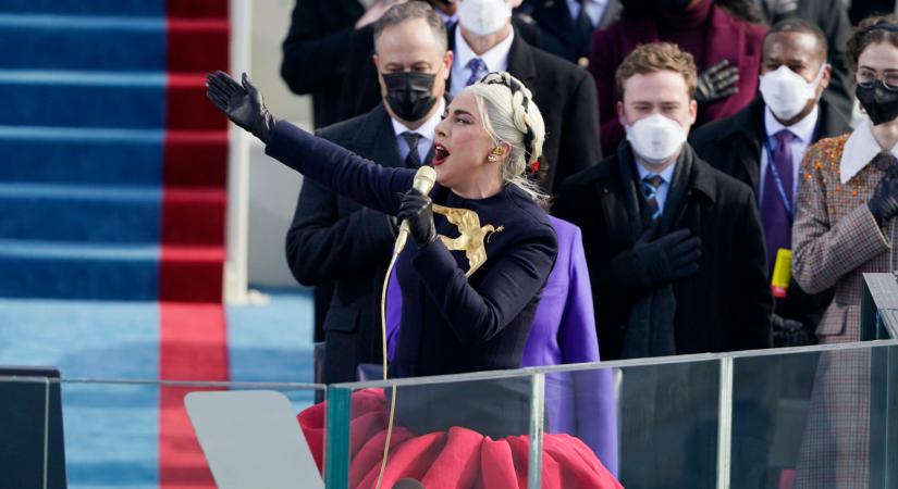 Lady Gaga álomszép ruhában énekelt Joe Biden beiktatásán