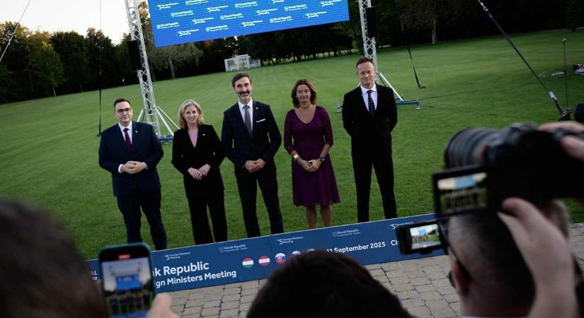 Szijjártó Péter a Magyarországgal szembeni súlyos brüsszeli kettős mérce felszámolását sürgette migrációügyben