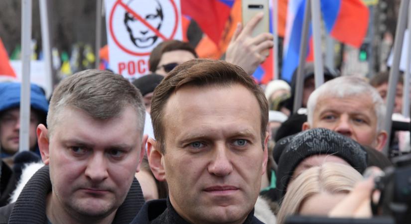 Eltiltottak egy orosz képviselőt a választástól, mert kiposztolt egy képet Navalnijról