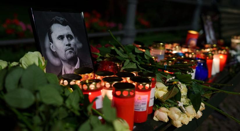 Charlie Kirk koporsóját J.D. Vance alelnök kíséretében szállították Utah államból Arizonába