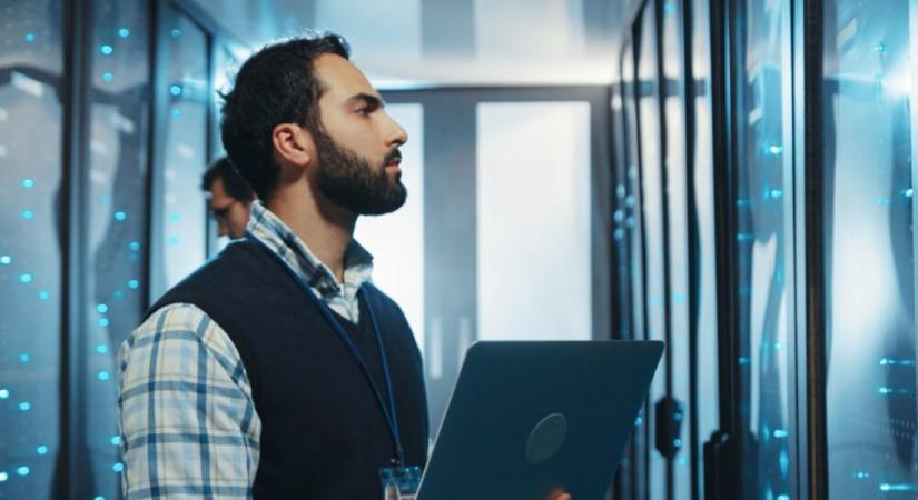 A Kyndryl felmérése szerint a mainframe modernizációs projektek 2–3 szoros befektetés arányos megtérülést biztosítanak