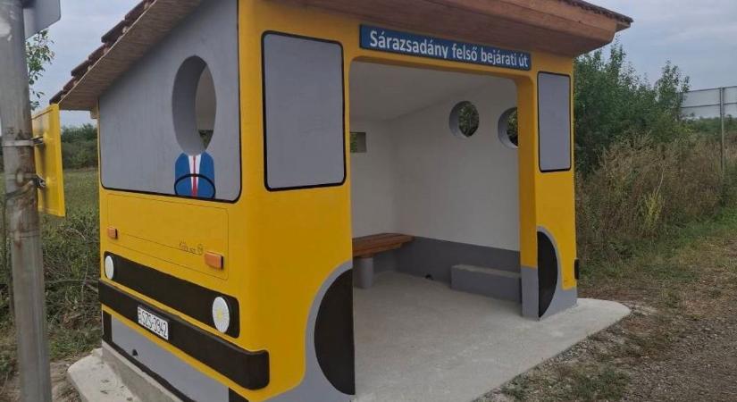 Egy buszmegálló, ami mosolyt csal az arcokra