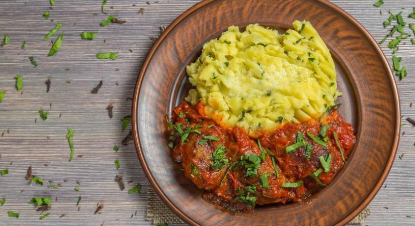 A 8 legfinomabb recept, ha van otthon egy doboz paradicsomkonzerv: raguk, egytálételek és és pikáns fogások
