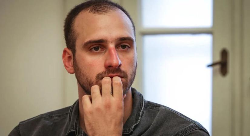 Kiderült a titok, megszólalt a lány, akit a színpadon csókolt meg Brasch Bence