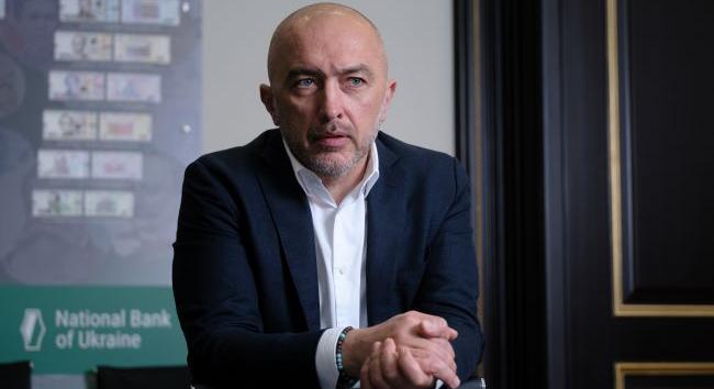 Az NBU nem számít drámai gazdasági változásokra a 18–22 évesek külföldre utazásának engedélyezése miatt
