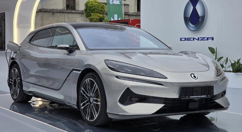 Bepattantunk a közel 1000 lóerős sportkombiba, amivel a BYD a Porschét sokkolja