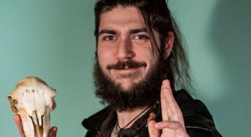 Jánosi Gergőnek távoznia kell a magyar közéletből!