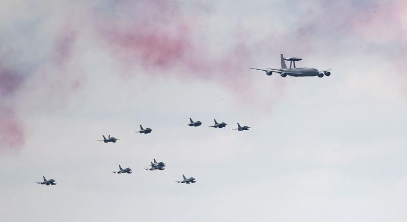 Előállt a Bundestag elnöke a döbbenetes javaslattal: a NATO-nak be kéne lőni Ukrajna légterébe