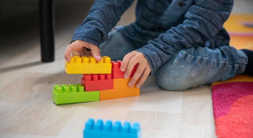 Hiába van láthatás, mégsem találkozhat nagyszülő és unoka, és senki nem ellenőrzi, megfelelő helyre került-e a tízéves autista kislány