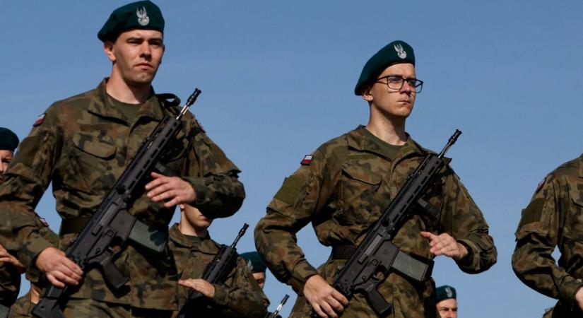Lengyelország 40 000 katonát vezényel az orosz és a fehérorosz határra