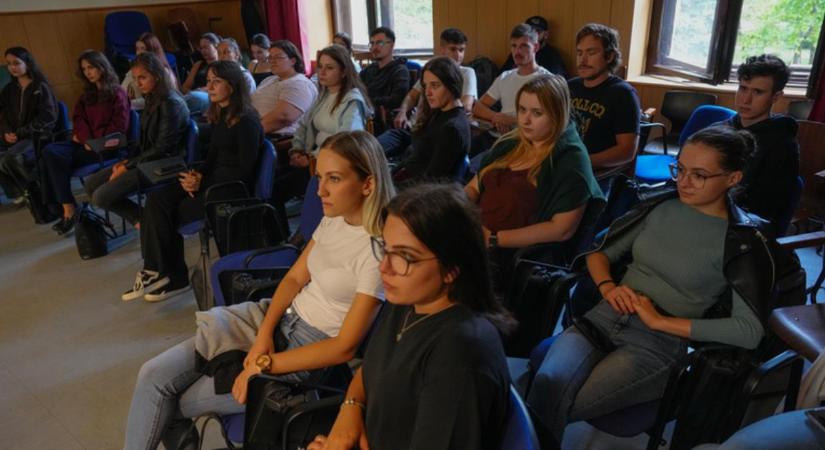 Angol nyelven szerezhetnek céges ismereteket a Debreceni Egyetem kurzusán