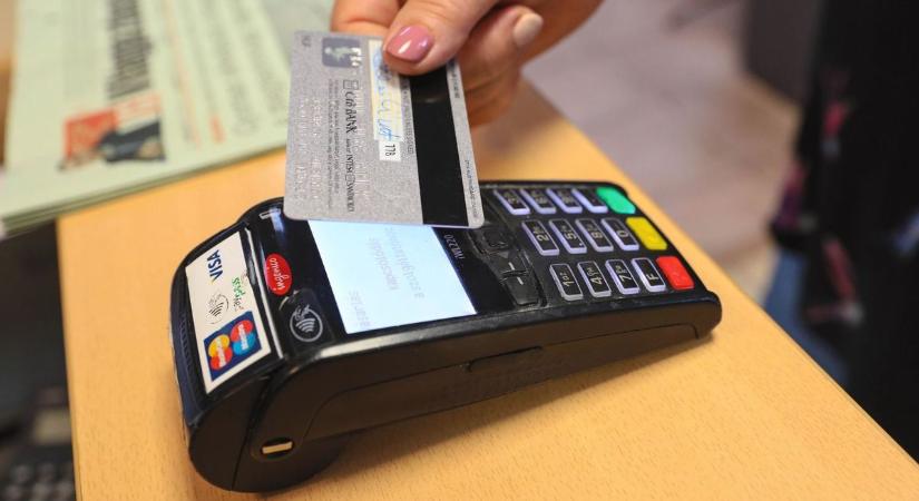 Bejelentés a magyar banktól, leáll a kártyás fizetés és a pénzfelvétel