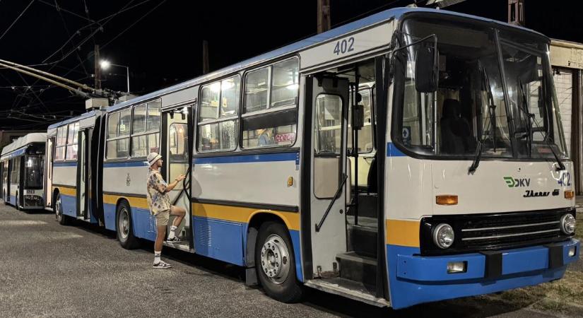 Buszon „vadult” a debreceni banda – videóval