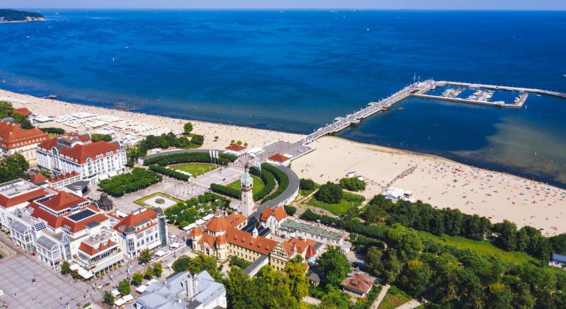 Így nyaralhatsz harmadáron a tengernél 2025 őszén: van egy buktató, sokan járhatnak pórul