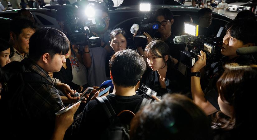 Bilincsből repülőre: hazatértek az őrizetbe vett dél-koreai munkások