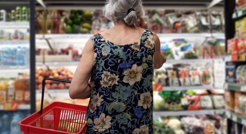Ebben a sorrendben kézbesítik a nyugdíjasok élelmiszer-utalványát: vannak, akiknek sokat kell még várniuk