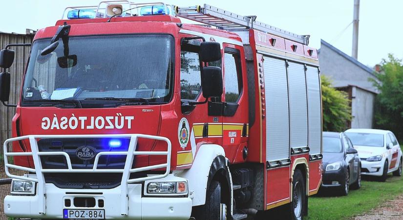 Megrogyott egy ház tűzfala Faddon, a lakóknak költöznie kellett