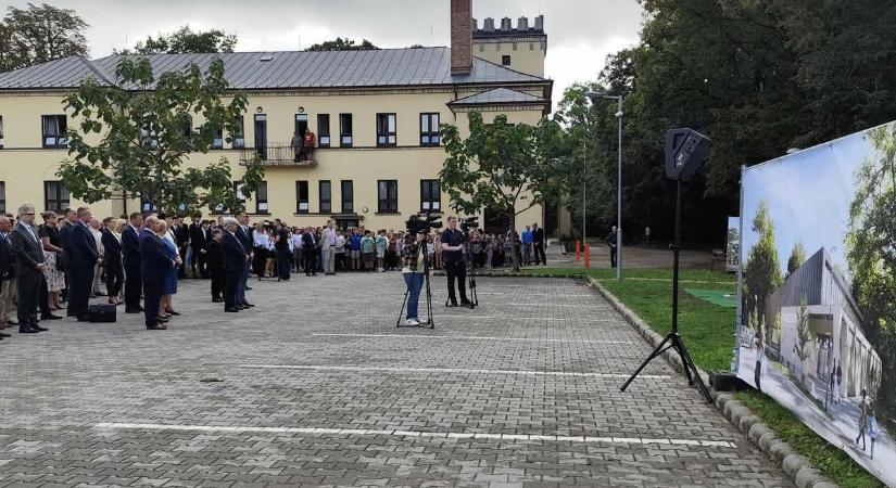 Tanuszoda alapkövét tették le Sárospatakon