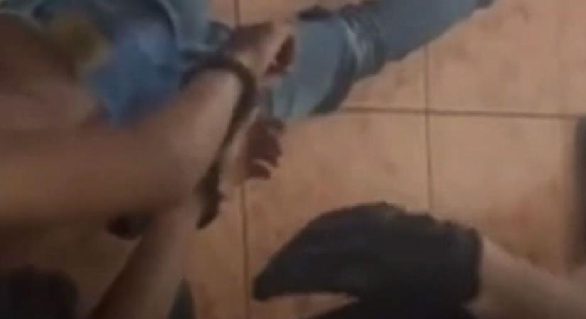 Megtörtént a baj, rendőrök érkeztek Hajdú-Biharba – kiderült a 16 éves fiú szörnyű titka – videóval