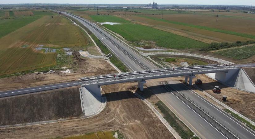 Hol halasztanak, hol leszerződnek – Aláírták a megállapodást a Arad–Nagyvárad gyorsforgalmi út második szakaszára