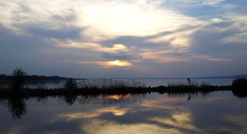 Fotó: drámai a helyzet a Balaton partján, már strandolni sem lehet