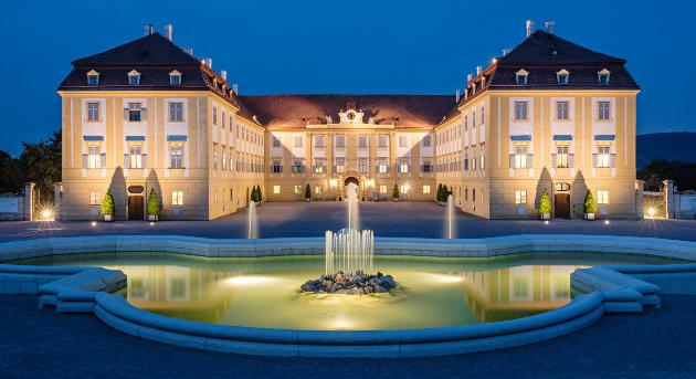 Mesebeli ősz Savoyai kastélyában, Schloss Hofon