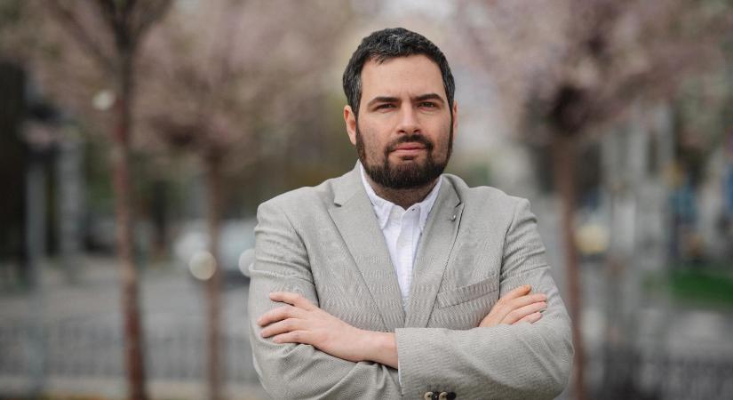 Jámbor András is vizsgálóbizottsággal deríttetné ki, kik és kiknek szállítottak fiúkat és lányokat