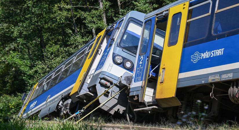Vonatbaleset Magyarkútnál: két sérült, a MÁV vezérigazgatója azonnali vizsgálatot rendelt el