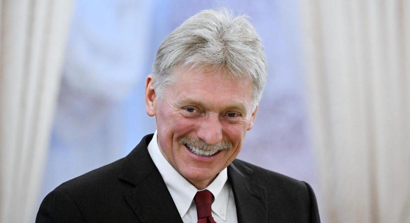 Dmitrij Peszkov: Szünetelnek az orosz béketárgyalások Ukrajnával