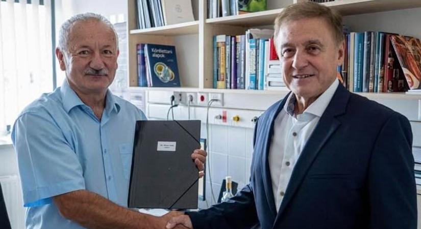 Új lendület a szívcentrum ügyében: a PTE rektora is kiállt mellette