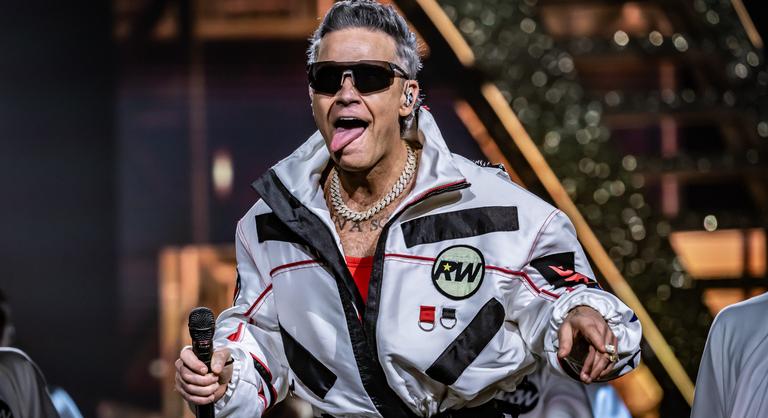 „Az én nevem Robbie kib*szott Williams, ez meg a s*ggem”