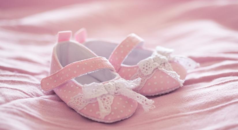 Nagy meglepetés a nemfelfedő bulin: száz év után először születik lány baba ebben a családban