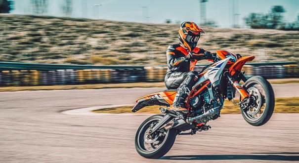 Kiderült, 2026-tól milyen motorokat (nem) lehet B-vel vezetni