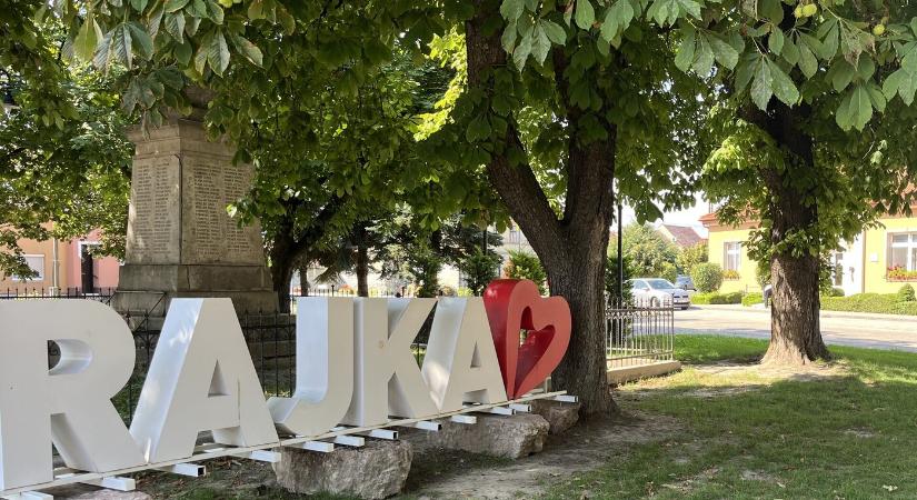 Nemzetiségi feszültség vagy közösségvédelem? Vita a rajkai rendelet körül